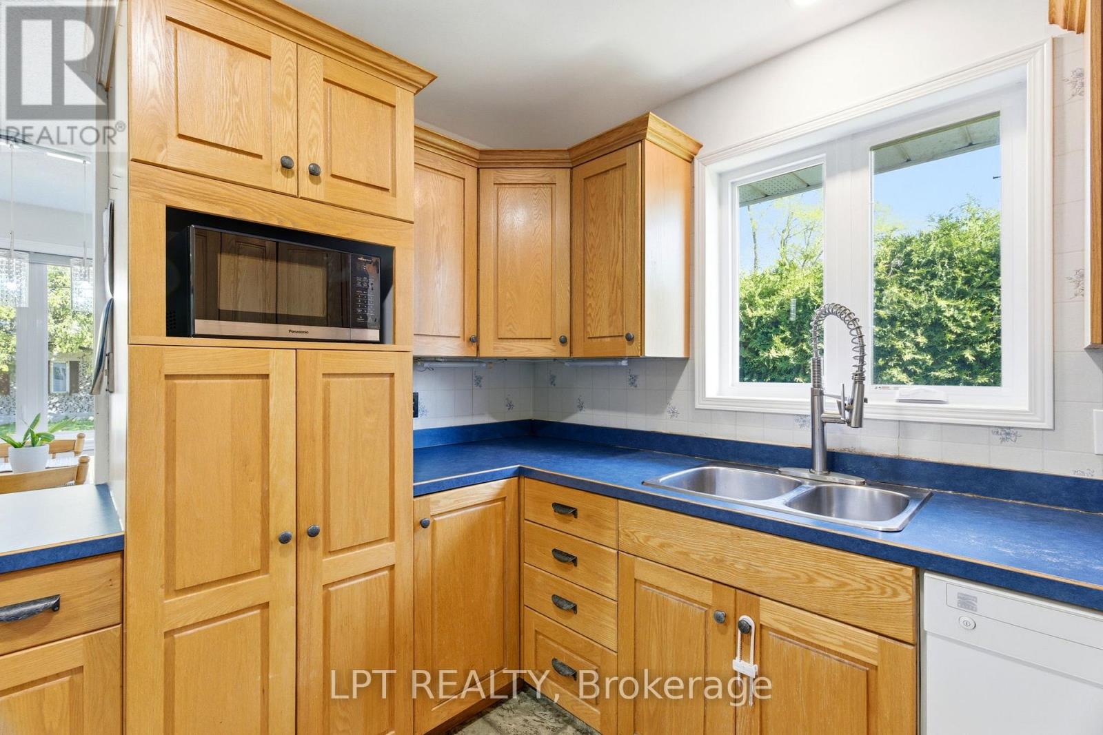168 Ann Street, North Middlesex, Ontario  N0M 2K0 - Photo 9 - X13086918