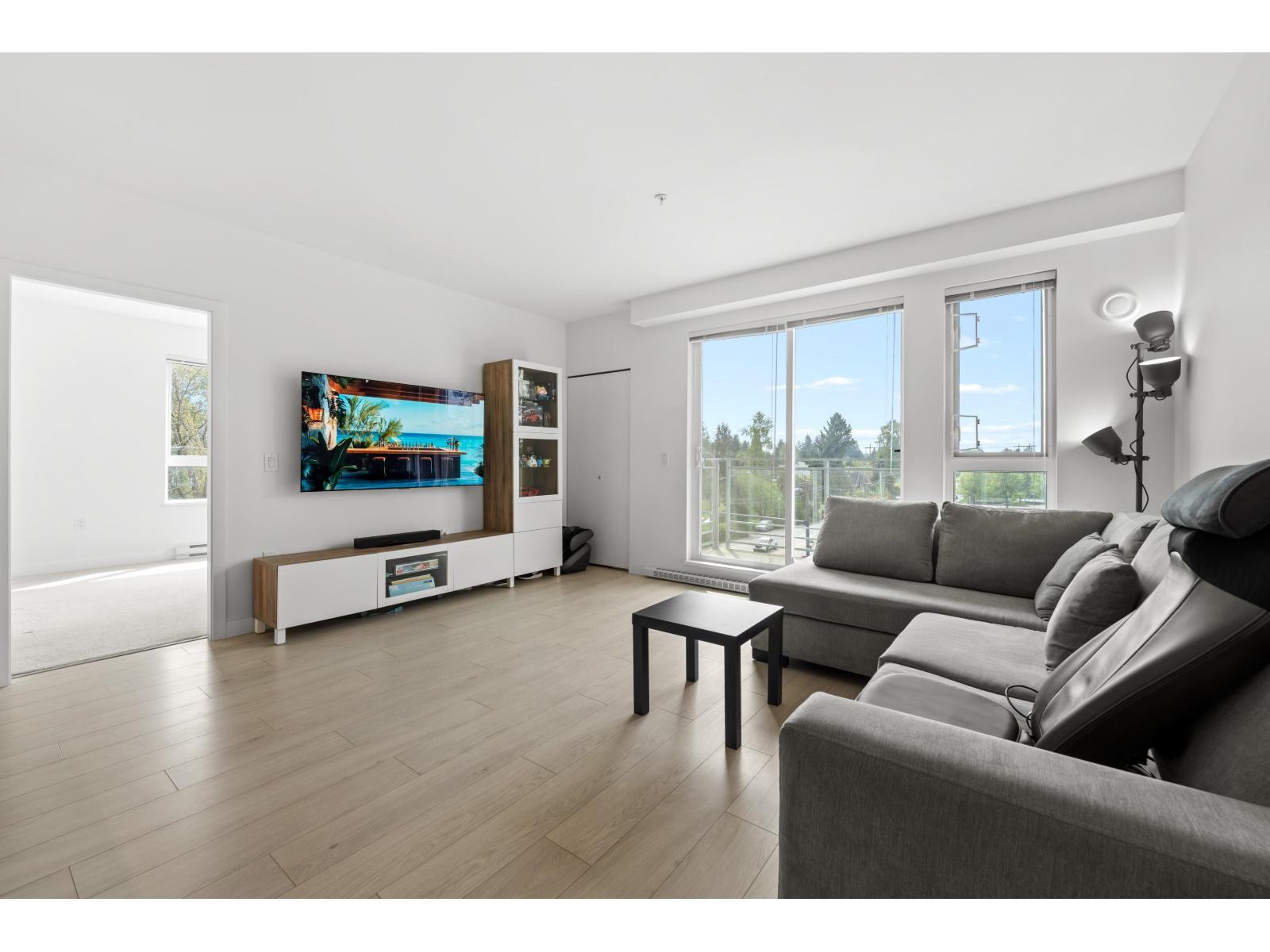 413 10581 140 Street, Surrey, British Columbia  V3T 0M7 - Photo 2 - R3119519