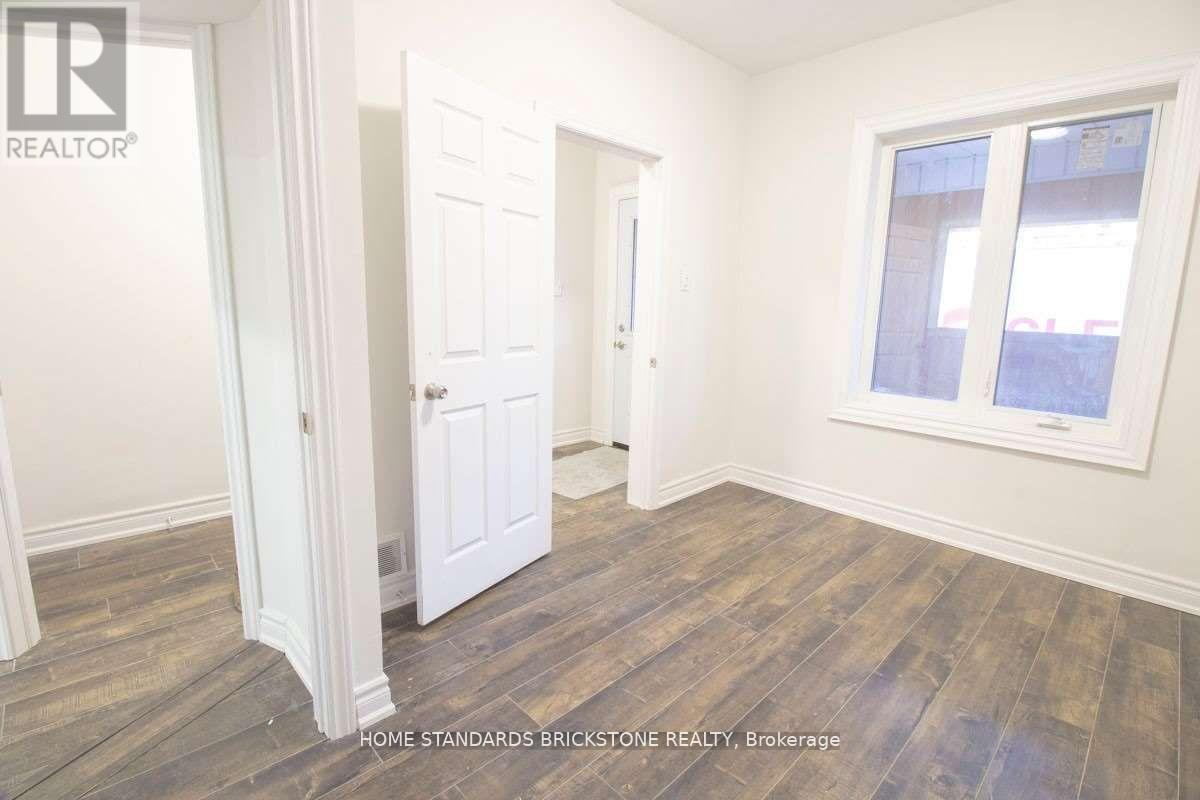 Main - 792 Pape Avenue, Toronto, Ontario  M4K 3S7 - Photo 10 - E13078688