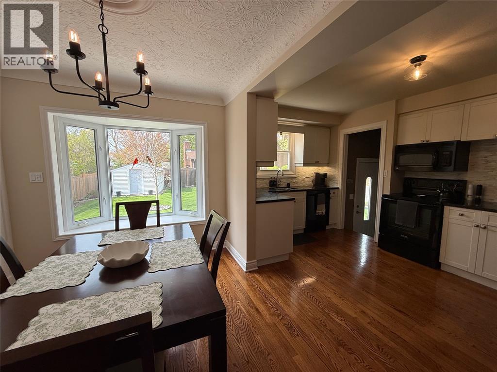 1044 Cathcart Boulevard, Sarnia, Ontario  N7S 2H2 - Photo 12 - 26010171