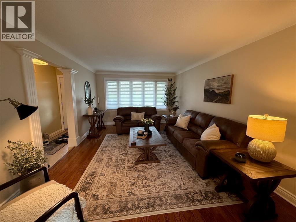 1044 Cathcart Boulevard, Sarnia, Ontario  N7S 2H2 - Photo 13 - 26010171