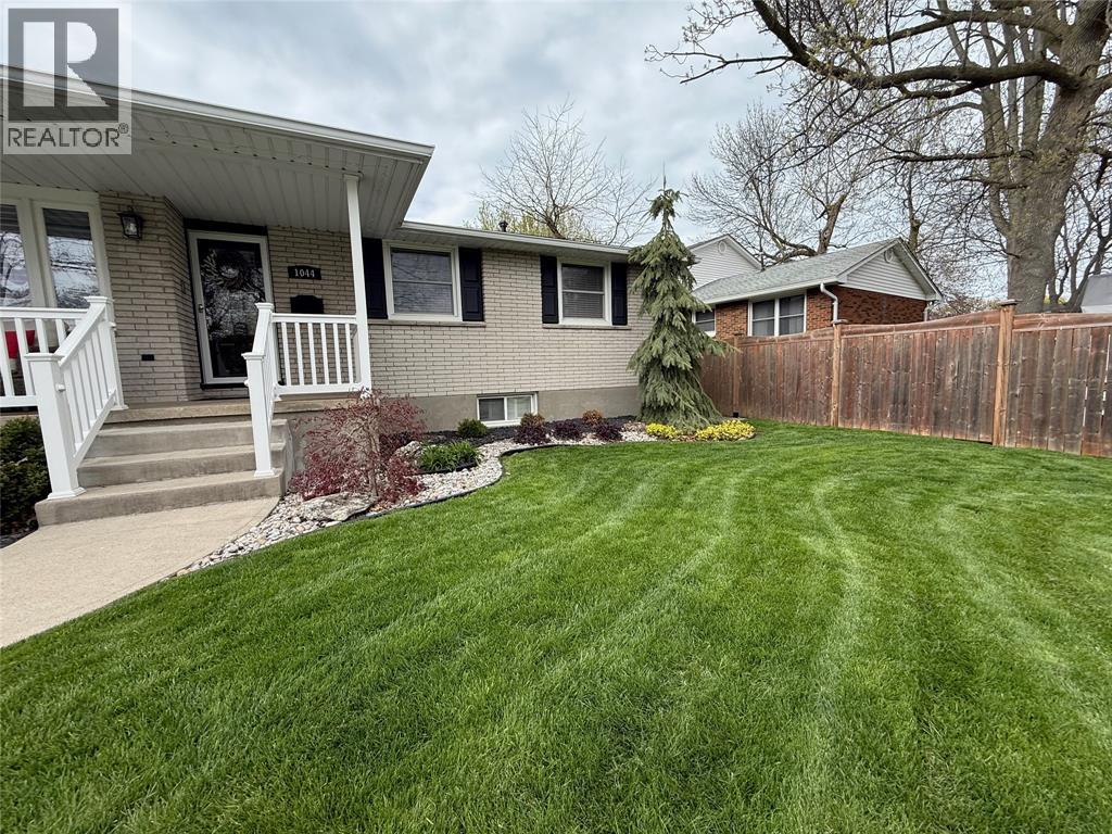 1044 Cathcart Boulevard, Sarnia, Ontario  N7S 2H2 - Photo 2 - 26010171