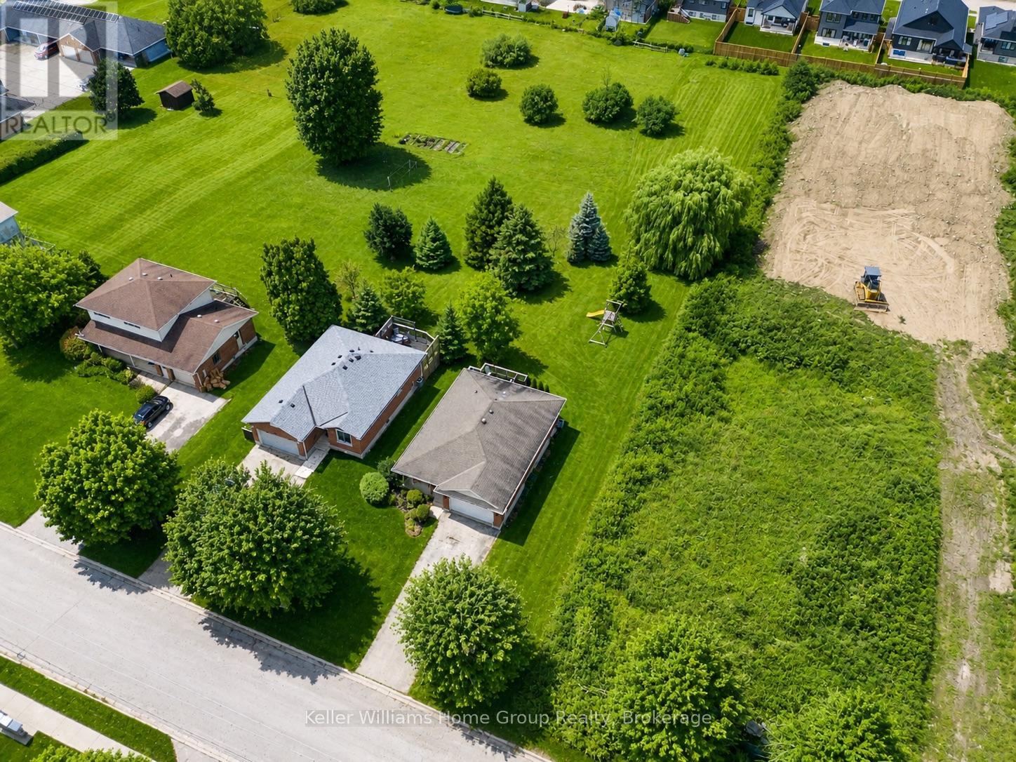 423 King Street E, Wellington North, Ontario  N0G 2L2 - Photo 2 - X13086814