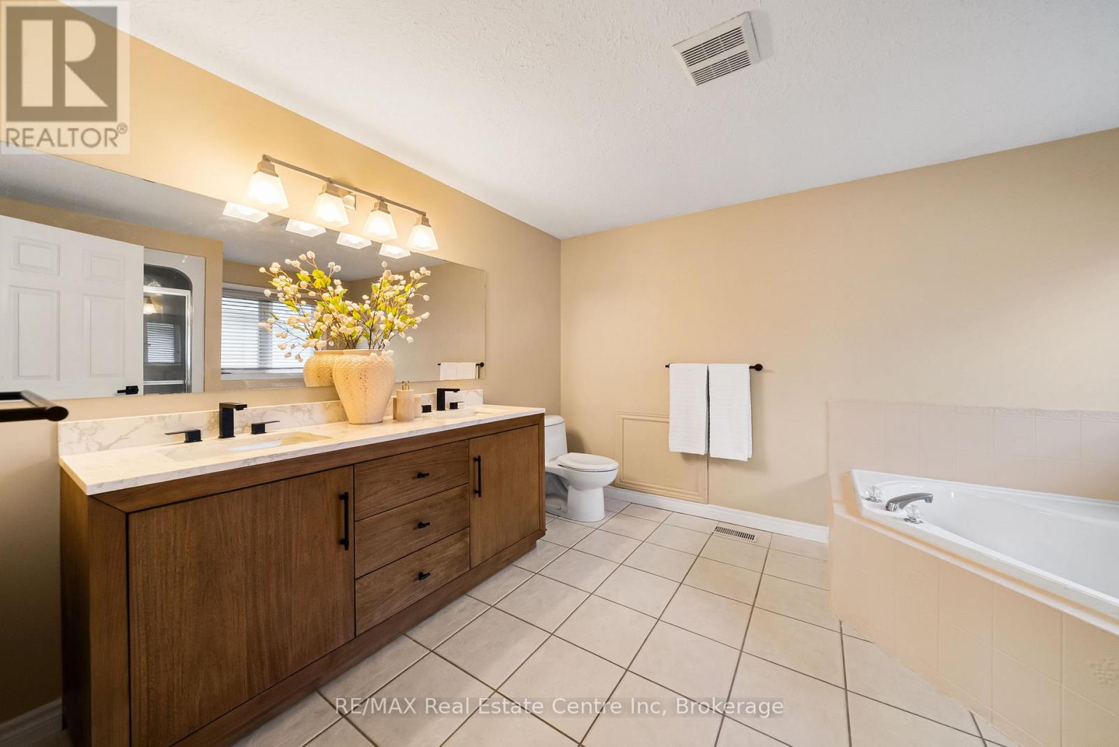 6 Jean Anderson Crescent, Guelph, Ontario  N1G 5A5 - Photo 31 - X13086906