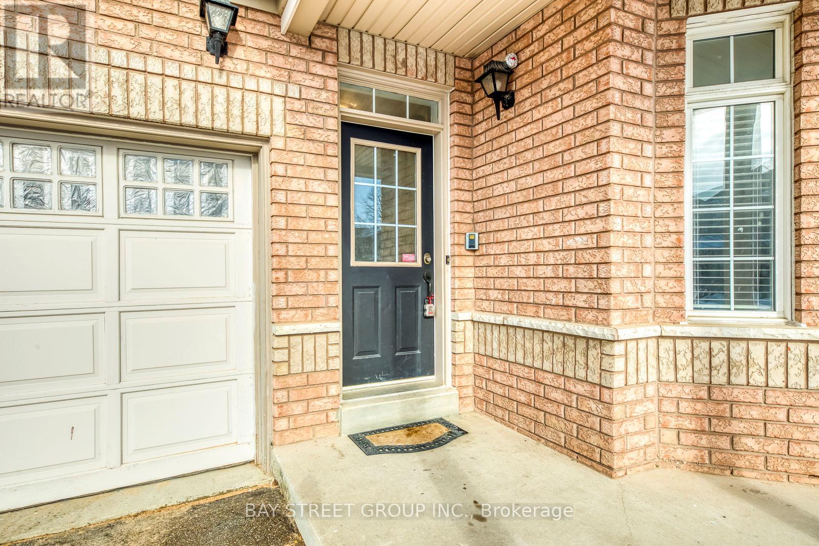 3581 Jorie Crescent, Mississauga, Ontario  L5M 7G5 - Photo 2 - W12783746