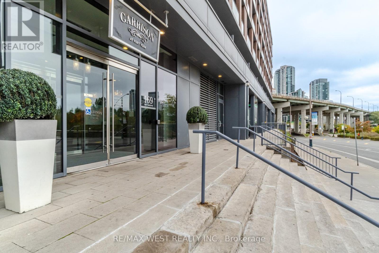 715 - 169 Fort York Boulevard, Toronto, Ontario  M5V 0C8 - Photo 2 - C13086910