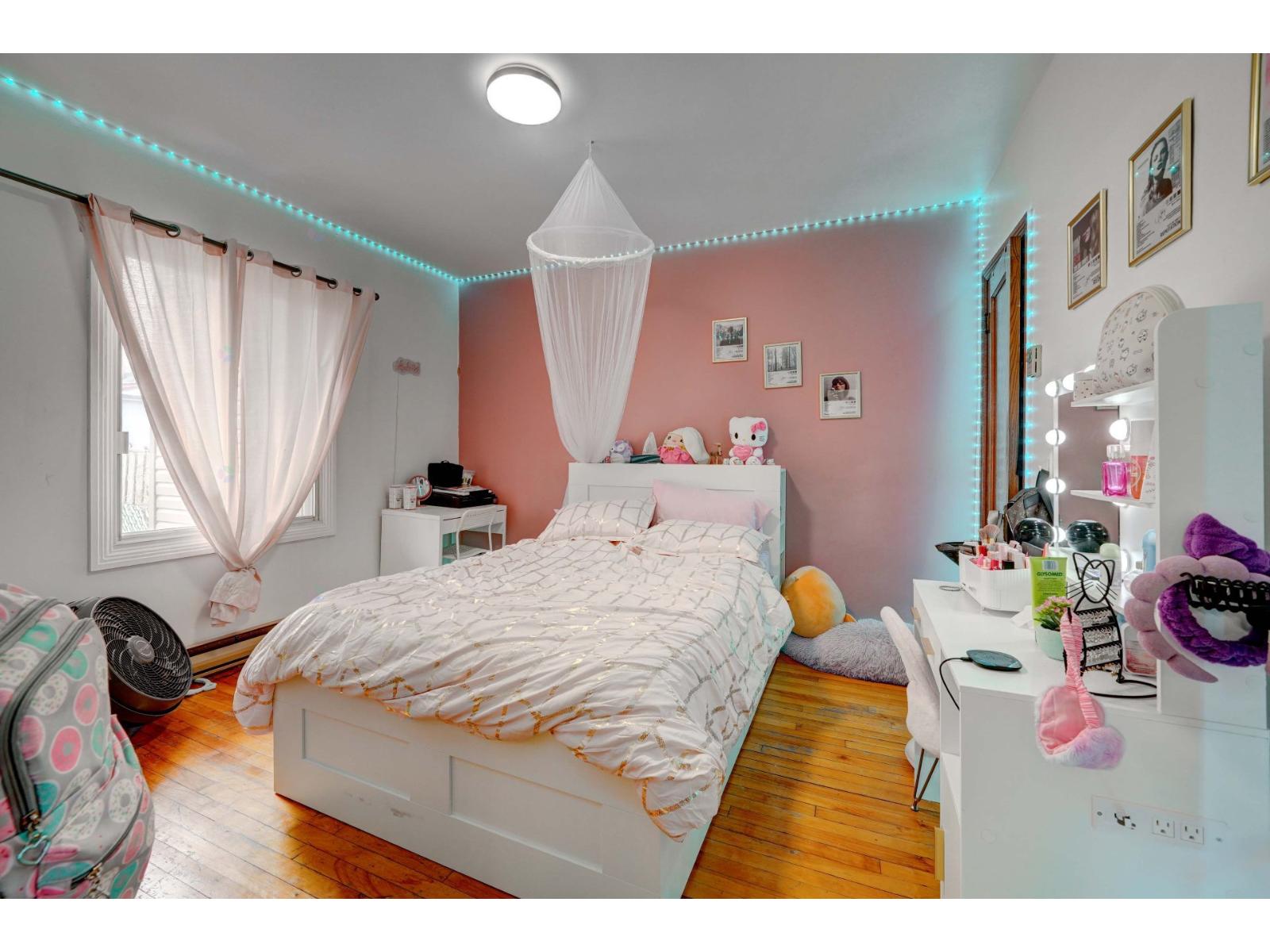 6553-6555 Rue Hadley Montréal (Le Sud-Ouest) Quebec Canada H4E3P8 5