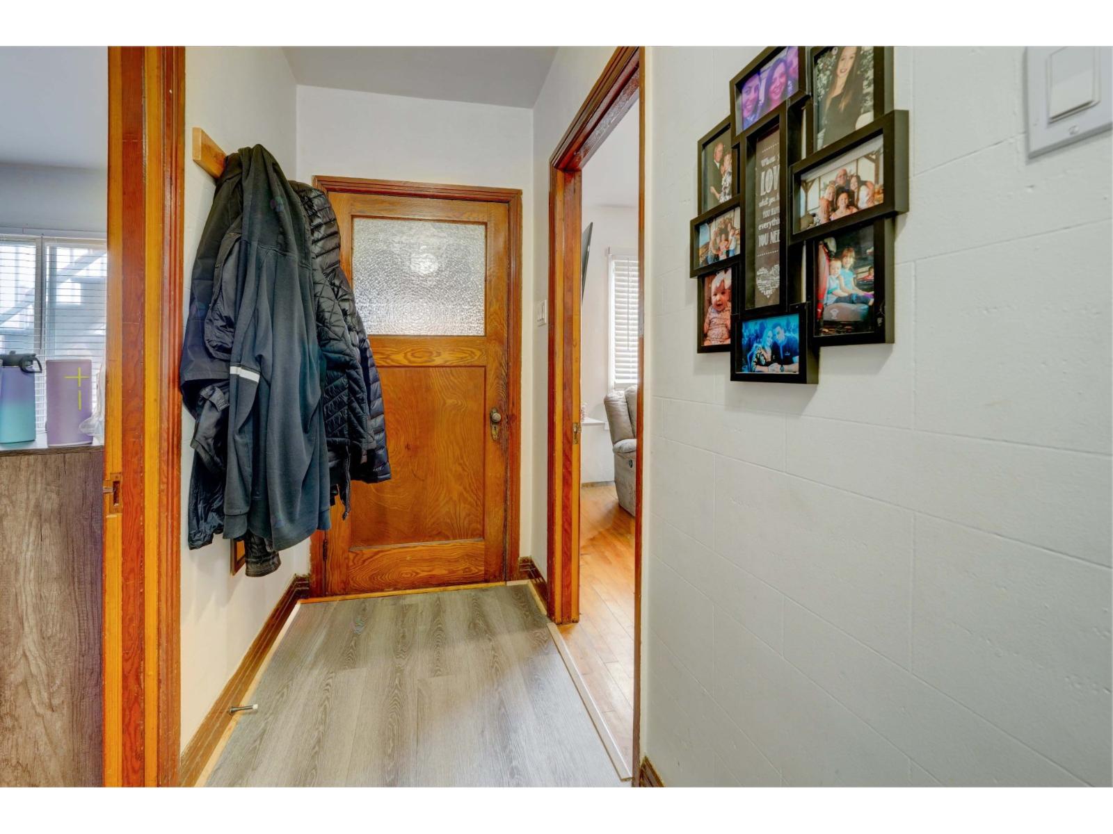 6553-6555 Rue Hadley Montréal (Le Sud-Ouest) Quebec Canada H4E3P8 2