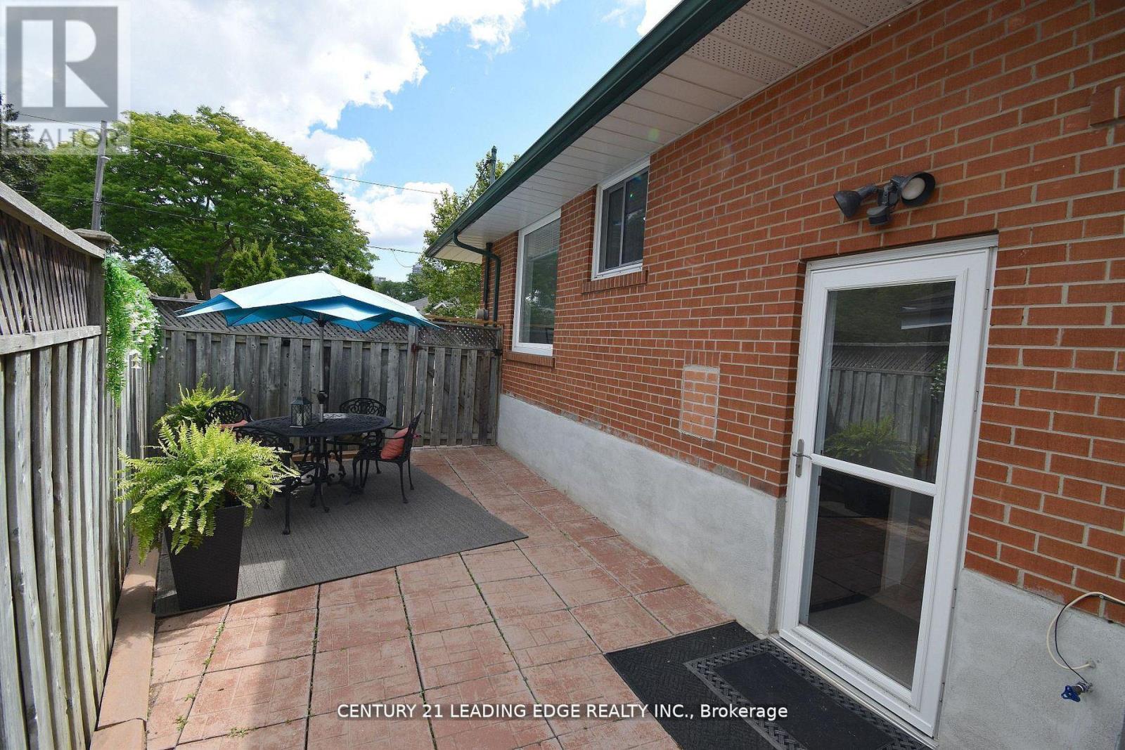 84 Allanford Road, Toronto, Ontario  M1T 2N5 - Photo 3 - E13086828