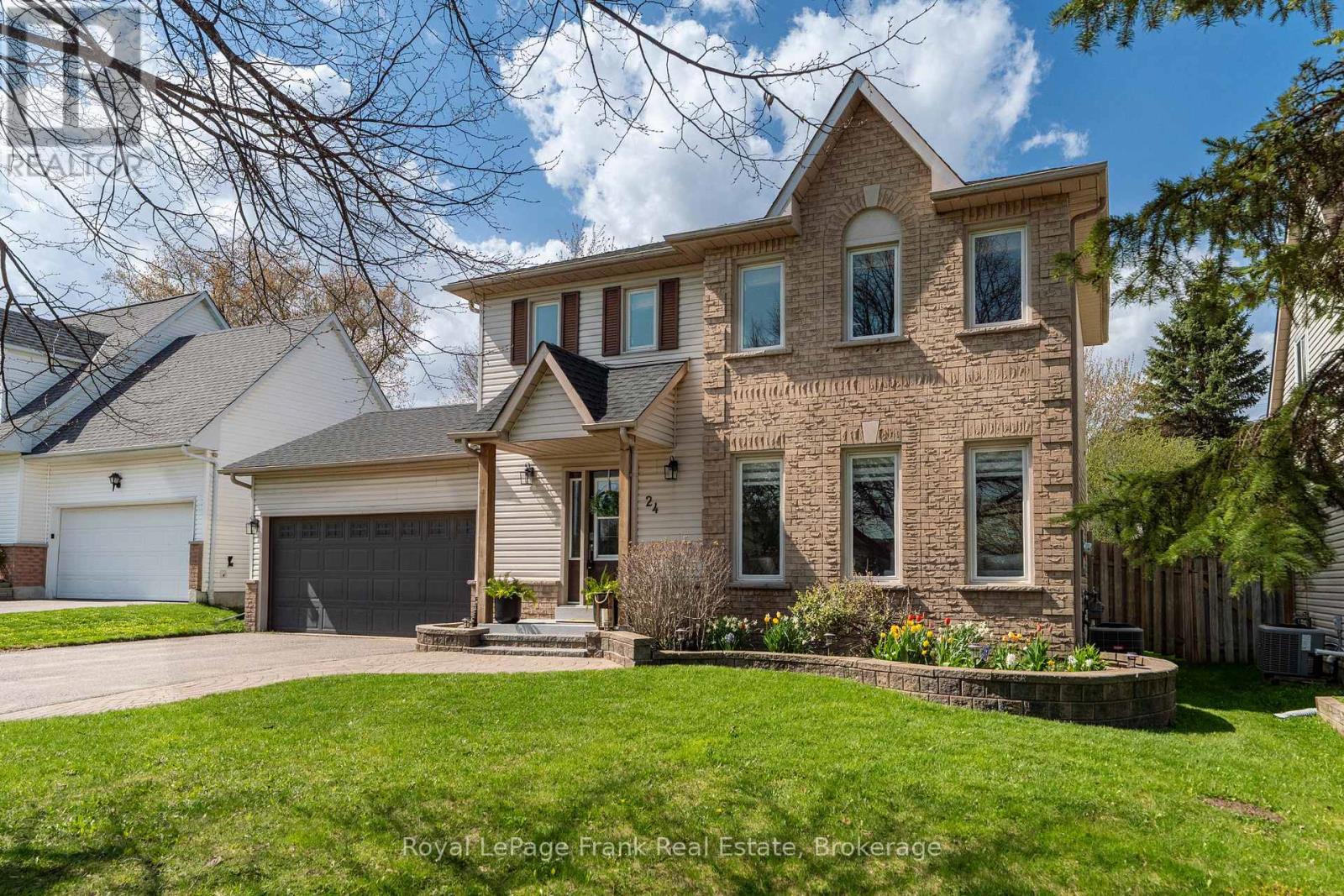24 MCGUIRE CRESCENT, Uxbridge, Ontario