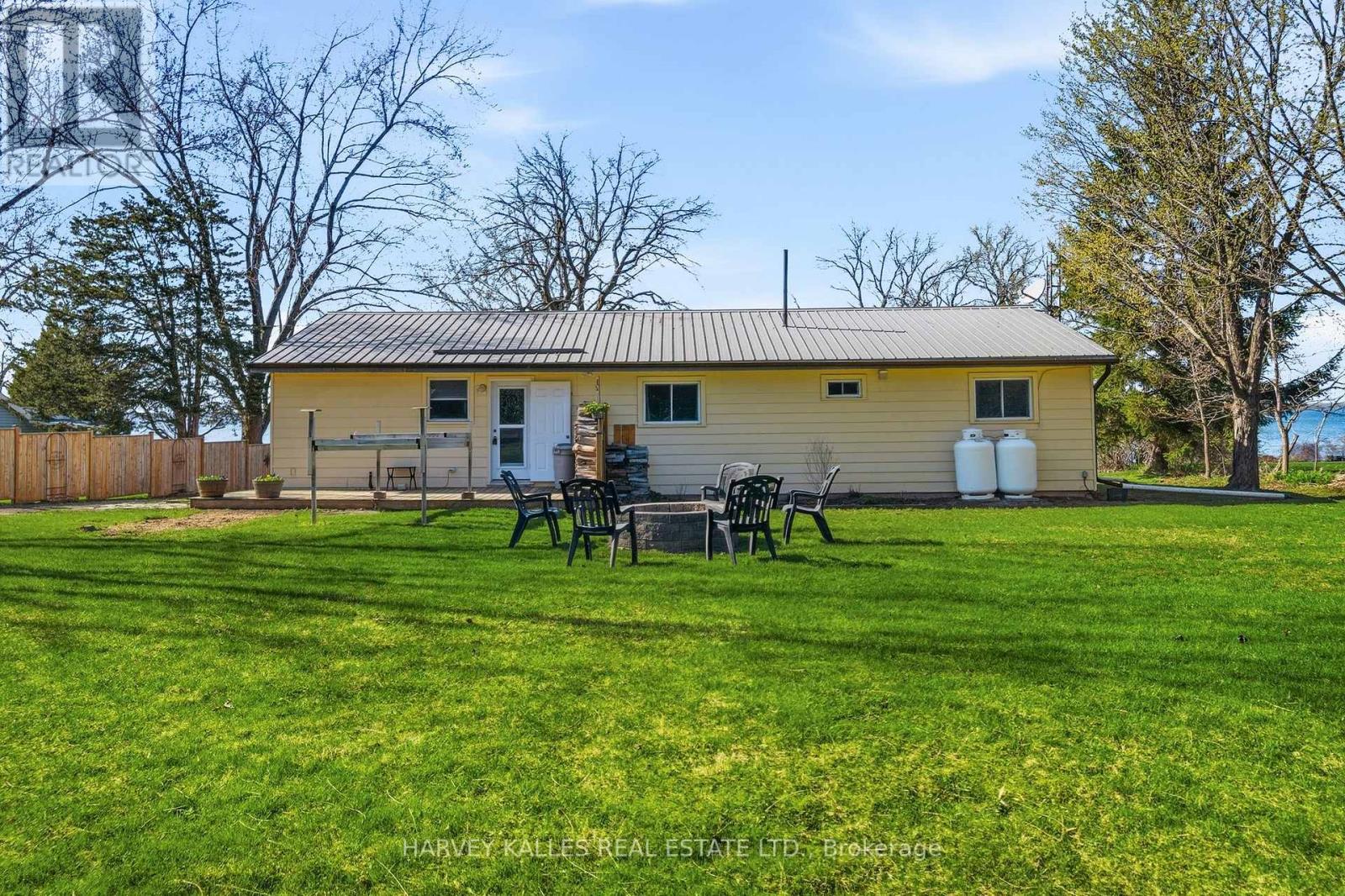1090 North Big Island Road, Prince Edward County, Ontario  K0K 1W0 - Photo 22 - X12846366