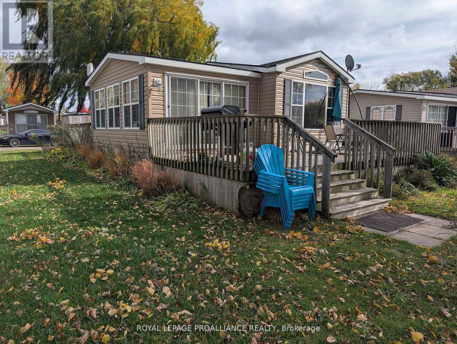 486 Cty Rd 18- 7 Beachview Lane, Prince Edward County, Ontario  K0K 1P0 - Photo 2 - X13068290