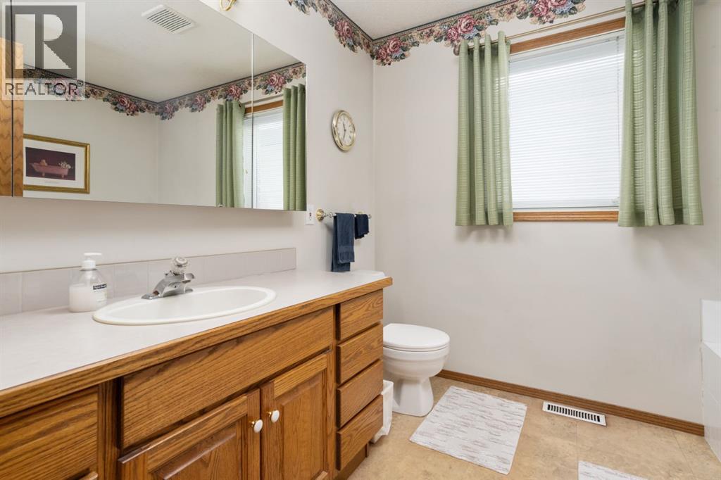 5319 60 Street, Camrose, Alberta  T4V 4L2 - Photo 18 - A2289812