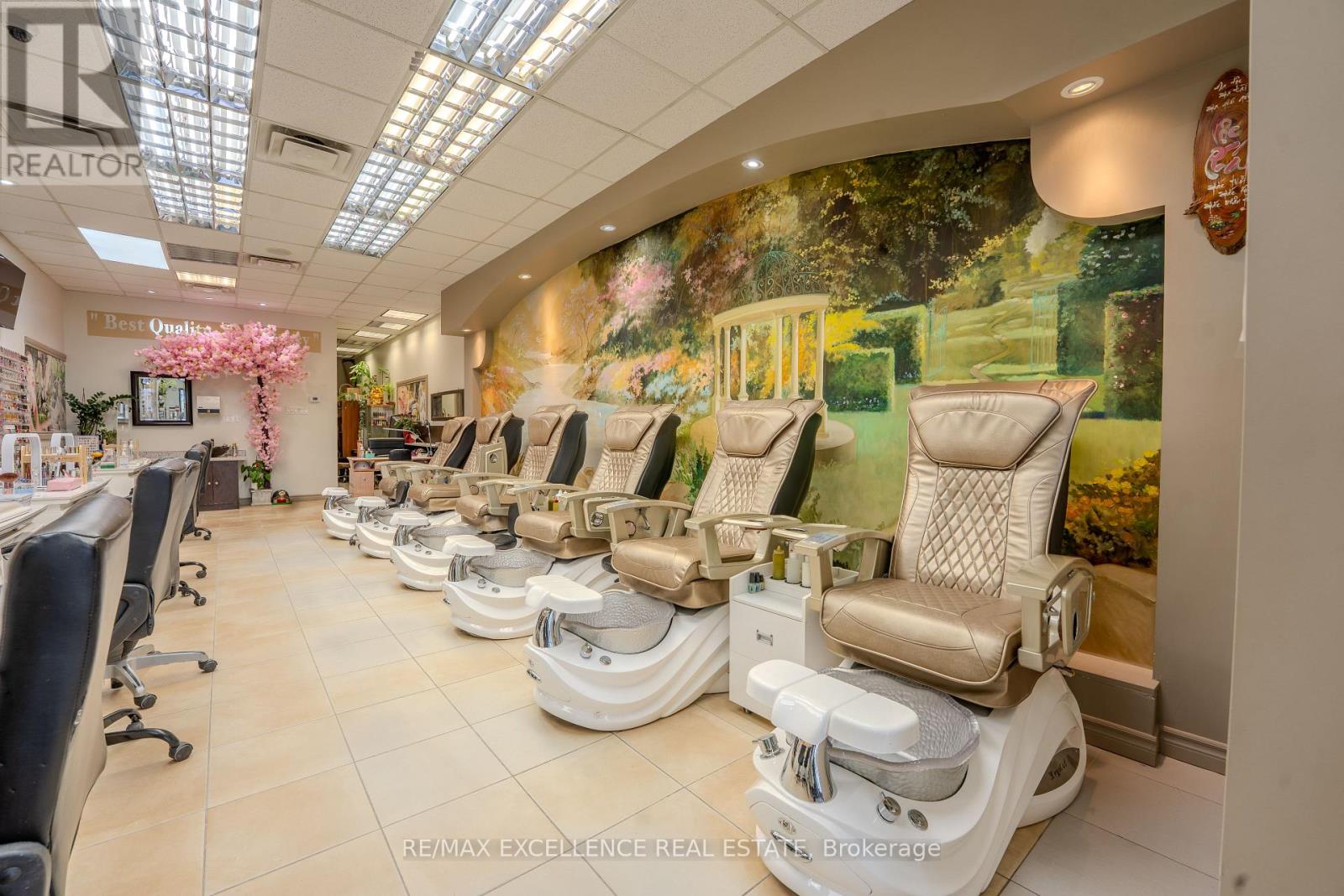 11 - 1 STEELES AVENUE, Brampton, Ontario