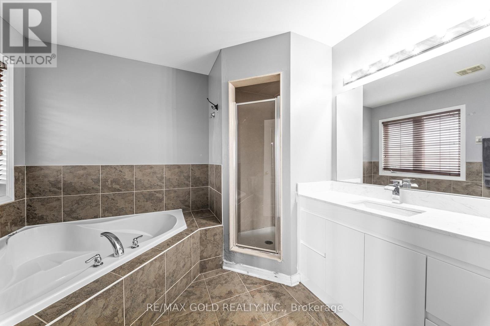 32 Bay Breeze Drive, Brampton, Ontario  L6R 0M1 - Photo 28 - W13086752