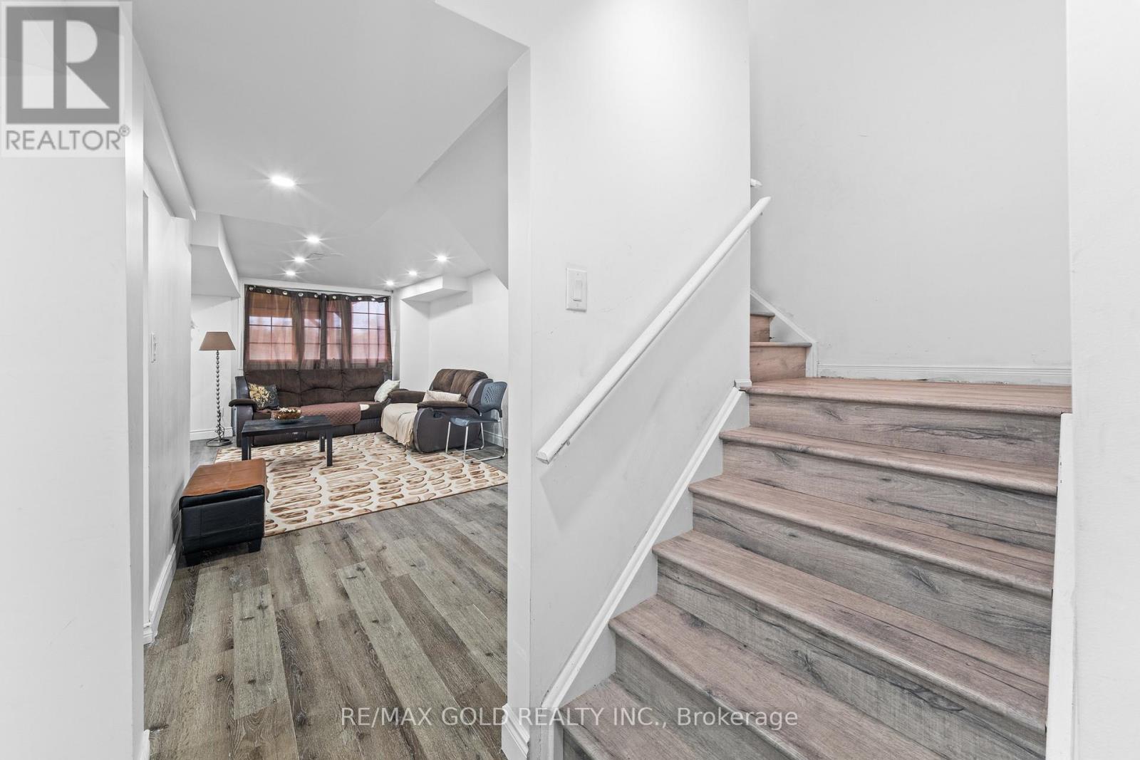 32 Bay Breeze Drive, Brampton, Ontario  L6R 0M1 - Photo 36 - W13086752
