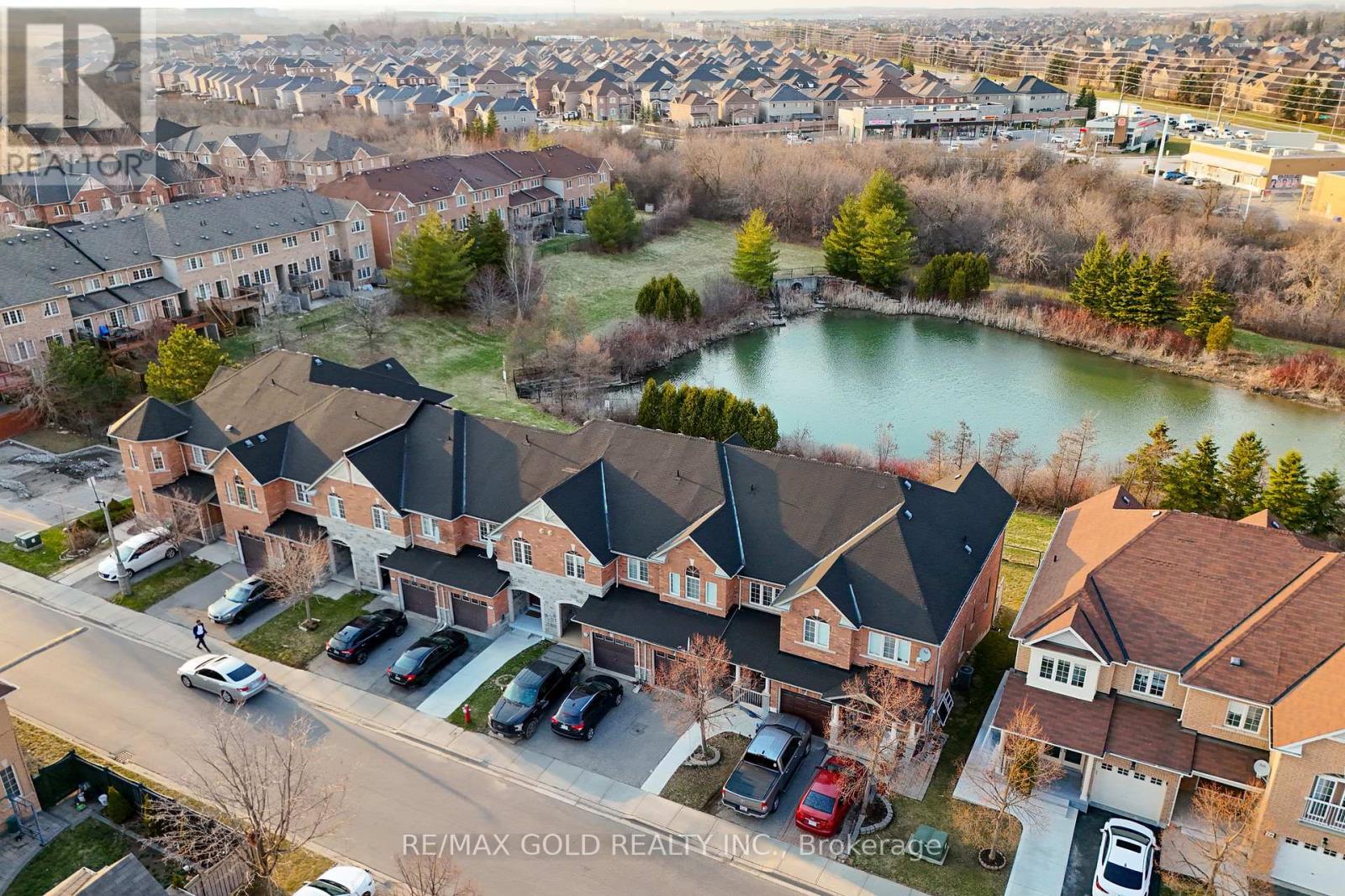 32 Bay Breeze Drive, Brampton, Ontario  L6R 0M1 - Photo 4 - W13086752