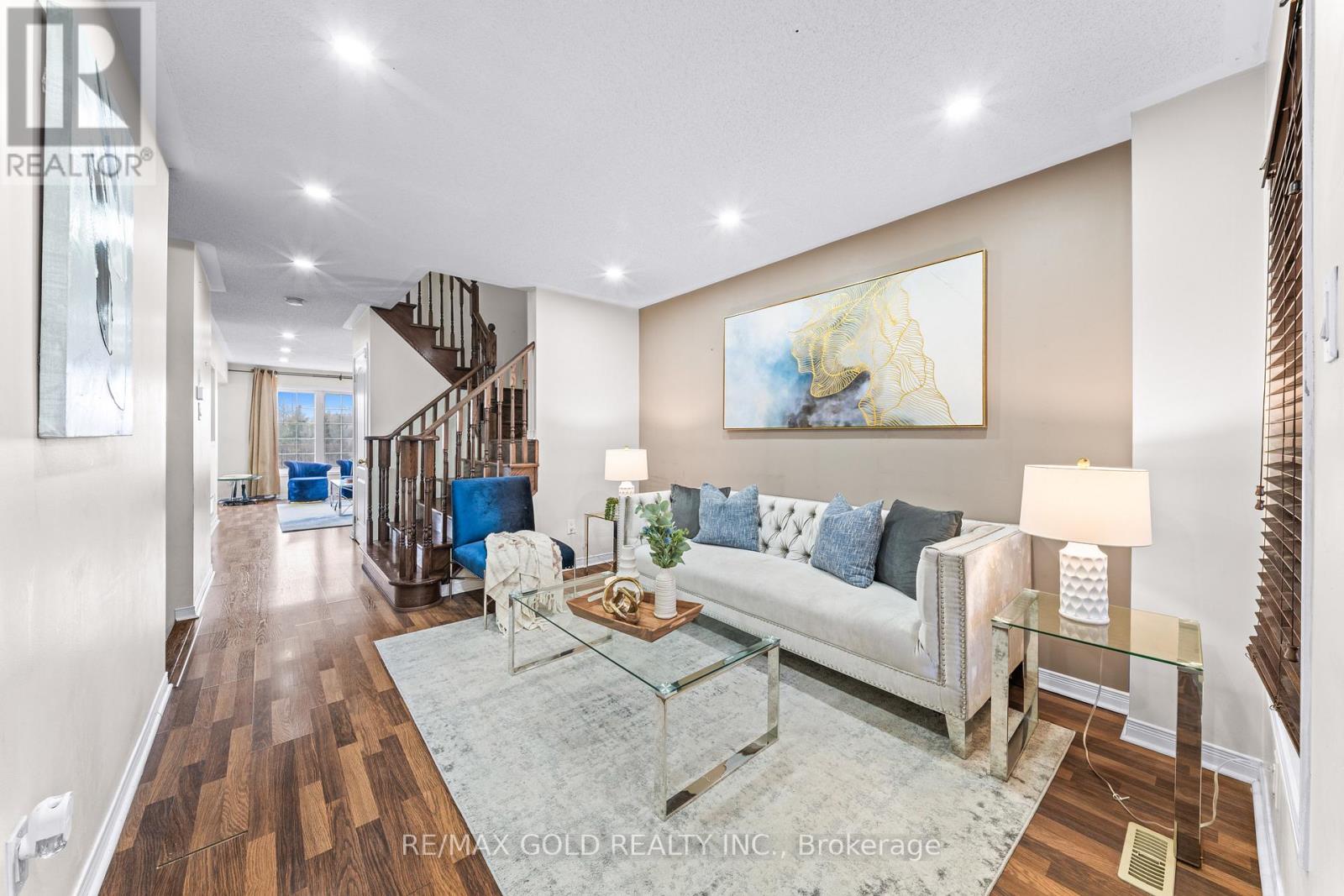 32 Bay Breeze Drive, Brampton, Ontario  L6R 0M1 - Photo 5 - W13086752