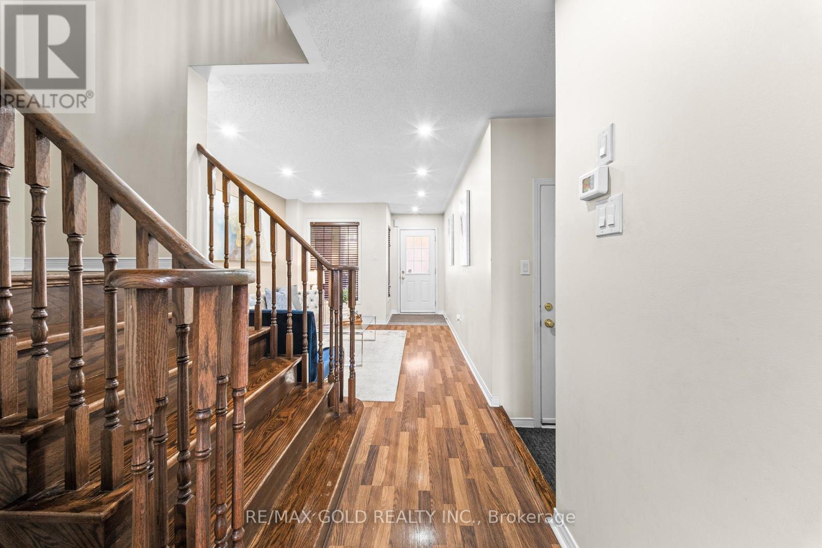 32 Bay Breeze Drive, Brampton, Ontario  L6R 0M1 - Photo 8 - W13086752