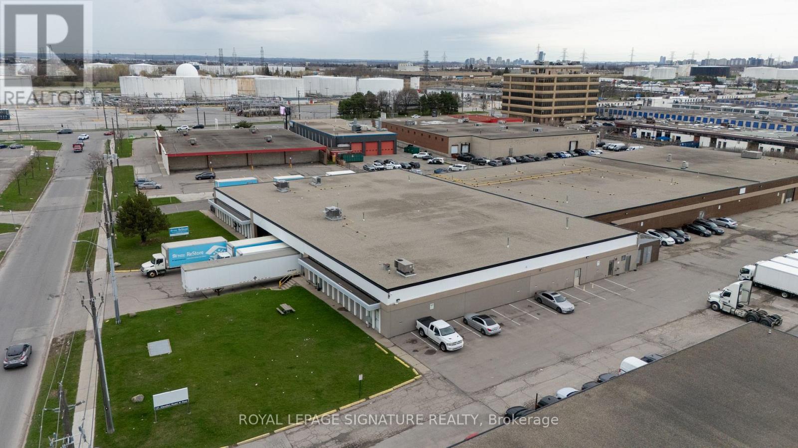 101 Alexdon Road, Toronto, Ontario  M3J 2B5 - Photo 2 - W13086858