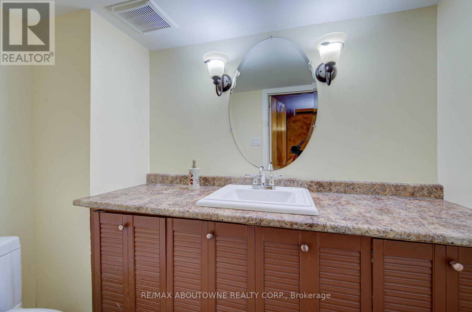 1229 Owen Court, Oakville, Ontario  L6H 1V2 - Photo 23 - W13086912