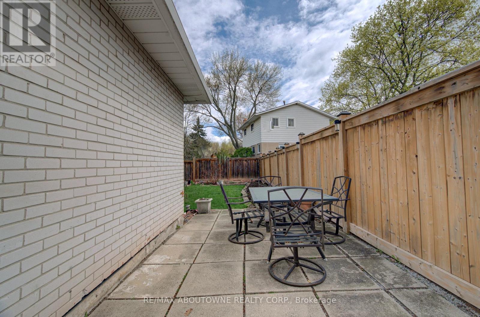 1229 Owen Court, Oakville, Ontario  L6H 1V2 - Photo 24 - W13086912
