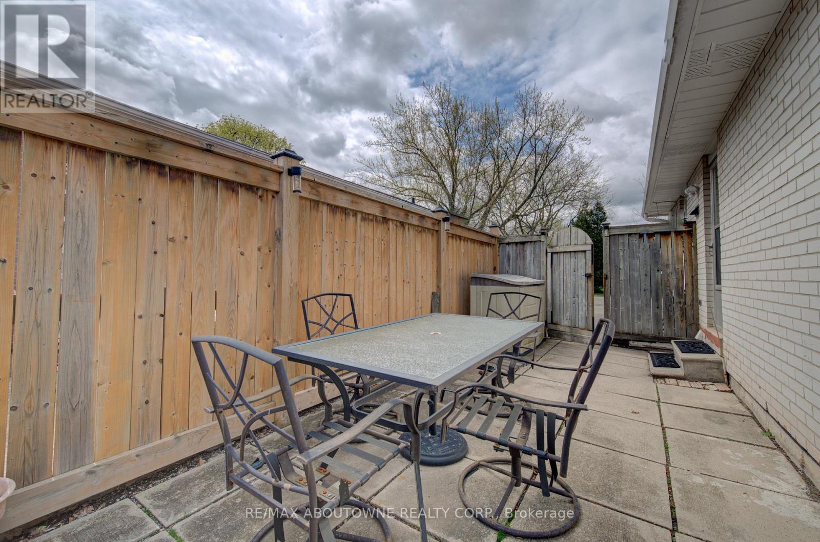1229 Owen Court, Oakville, Ontario  L6H 1V2 - Photo 25 - W13086912