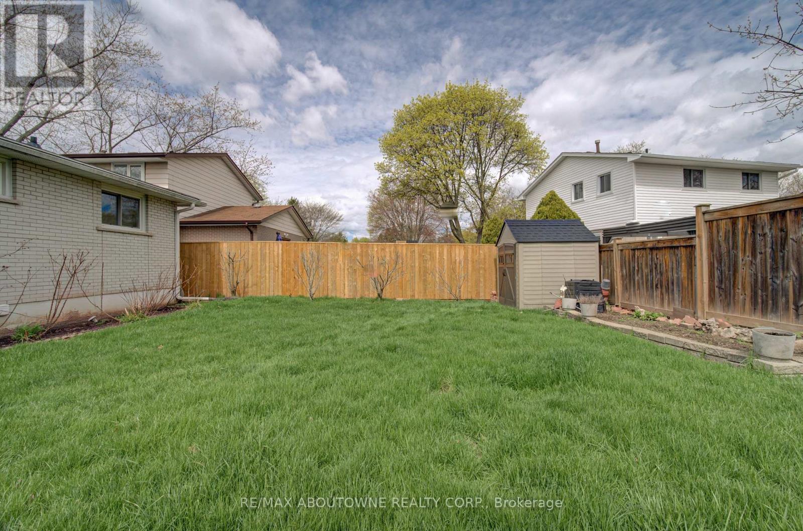 1229 Owen Court, Oakville, Ontario  L6H 1V2 - Photo 27 - W13086912