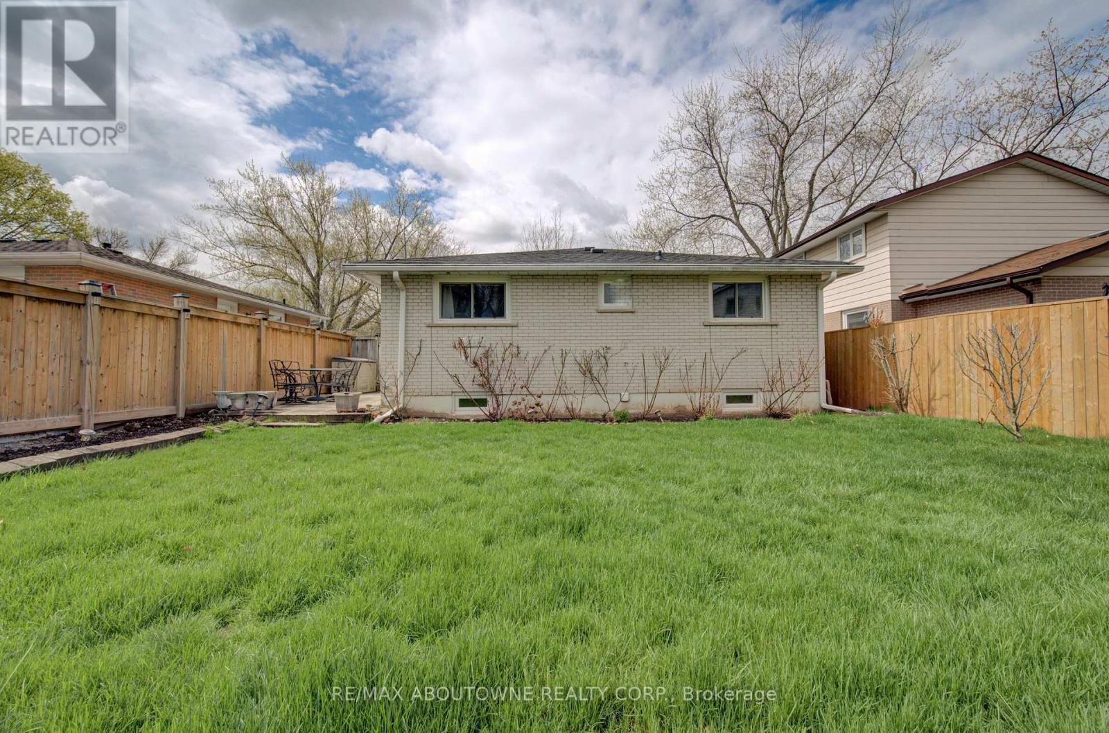 1229 Owen Court, Oakville, Ontario  L6H 1V2 - Photo 29 - W13086912