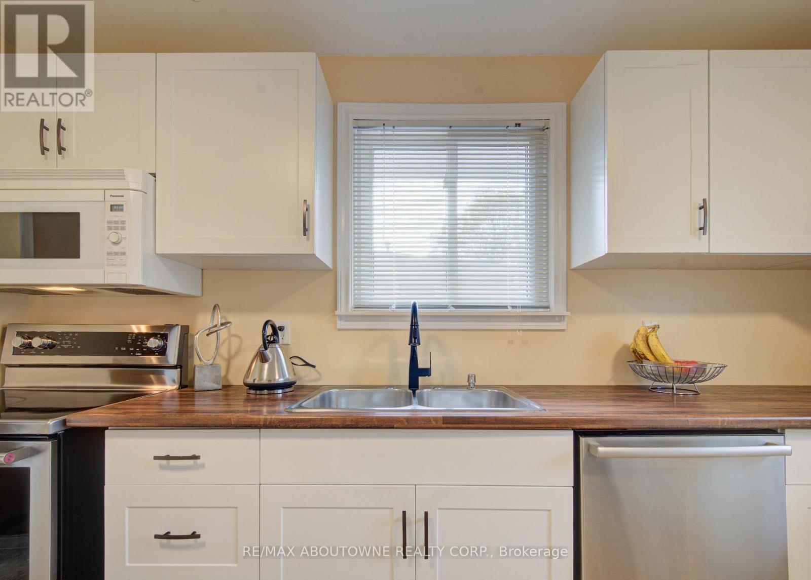 1229 Owen Court, Oakville, Ontario  L6H 1V2 - Photo 6 - W13086912