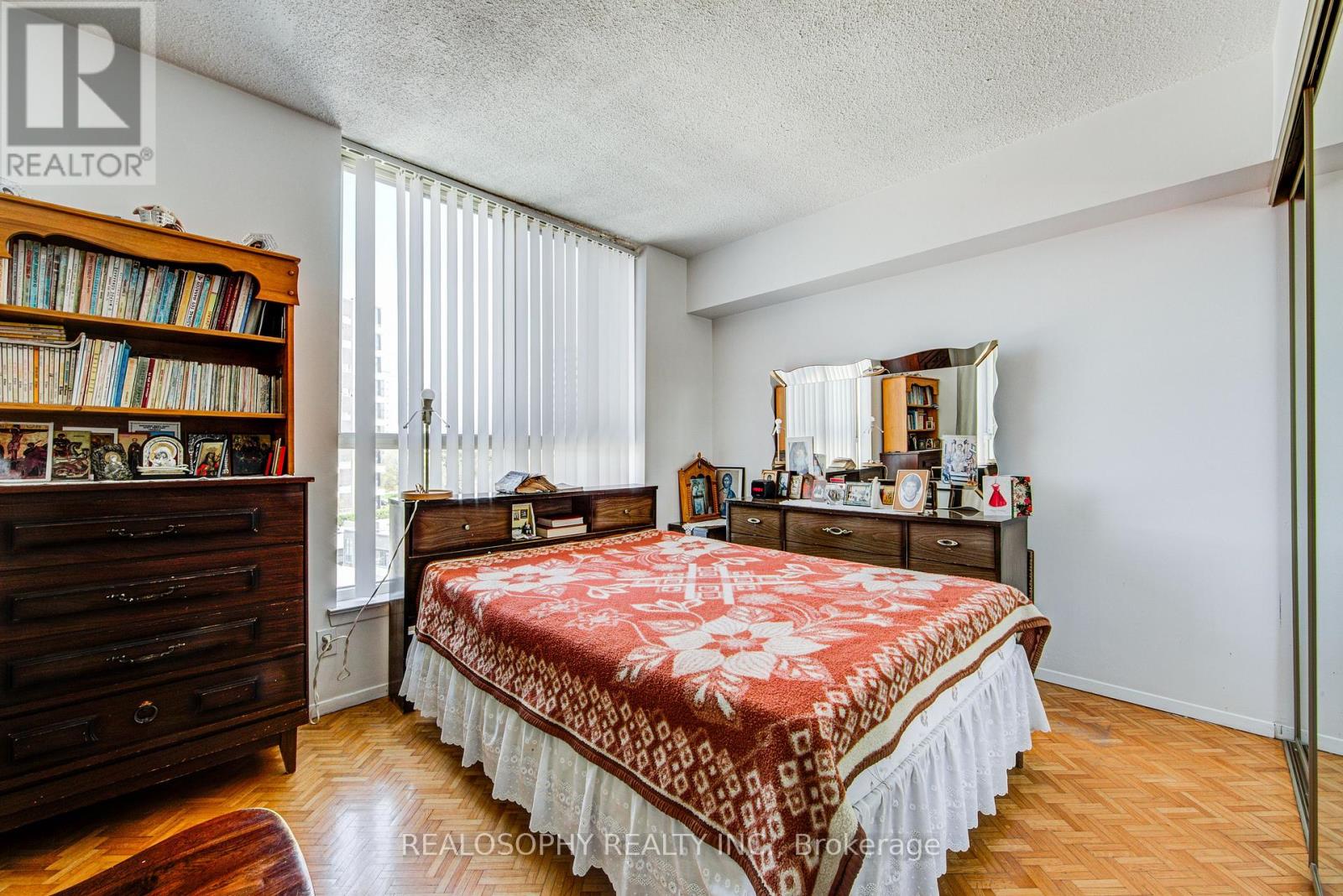 756 - 24 Southport Street, Toronto, Ontario  M6S 4Z1 - Photo 11 - W13086924