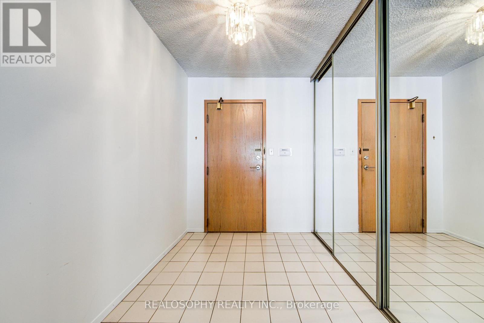 756 - 24 Southport Street, Toronto, Ontario  M6S 4Z1 - Photo 3 - W13086924