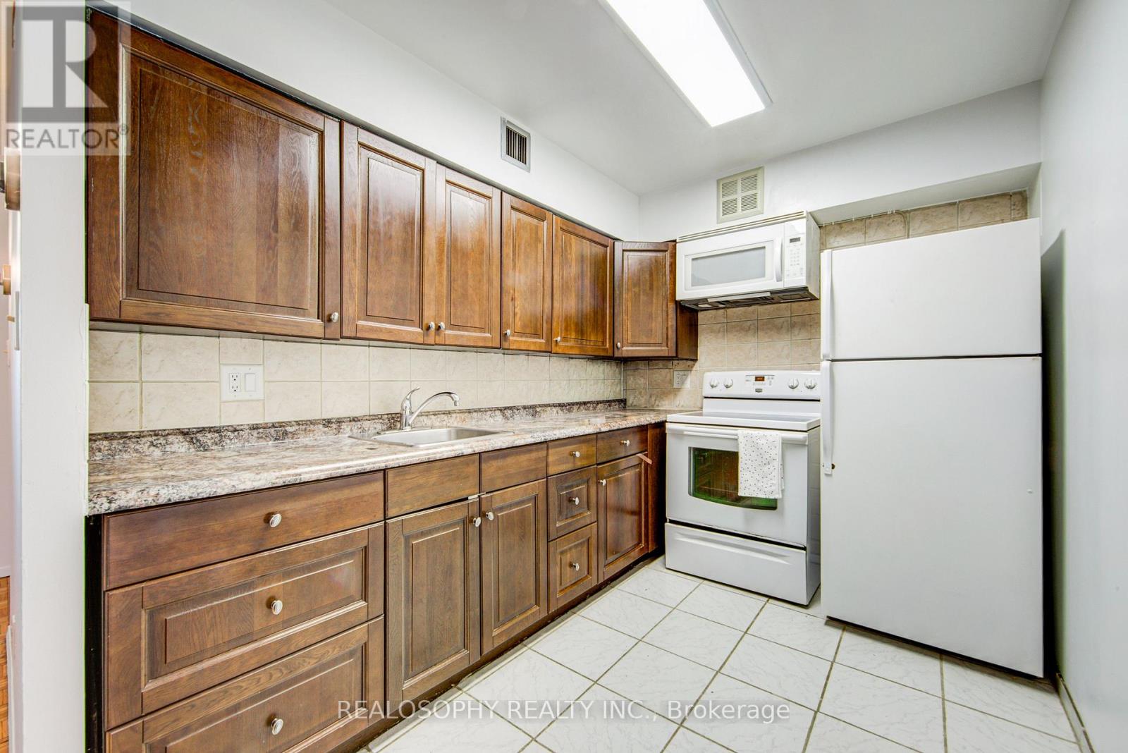 756 - 24 Southport Street, Toronto, Ontario  M6S 4Z1 - Photo 8 - W13086924