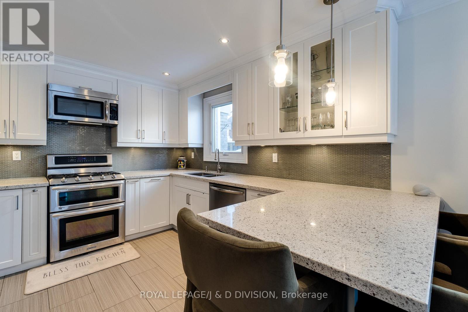 365 Lynn Place, Oakville, Ontario  L6H 2C5 - Photo 19 - W12892130