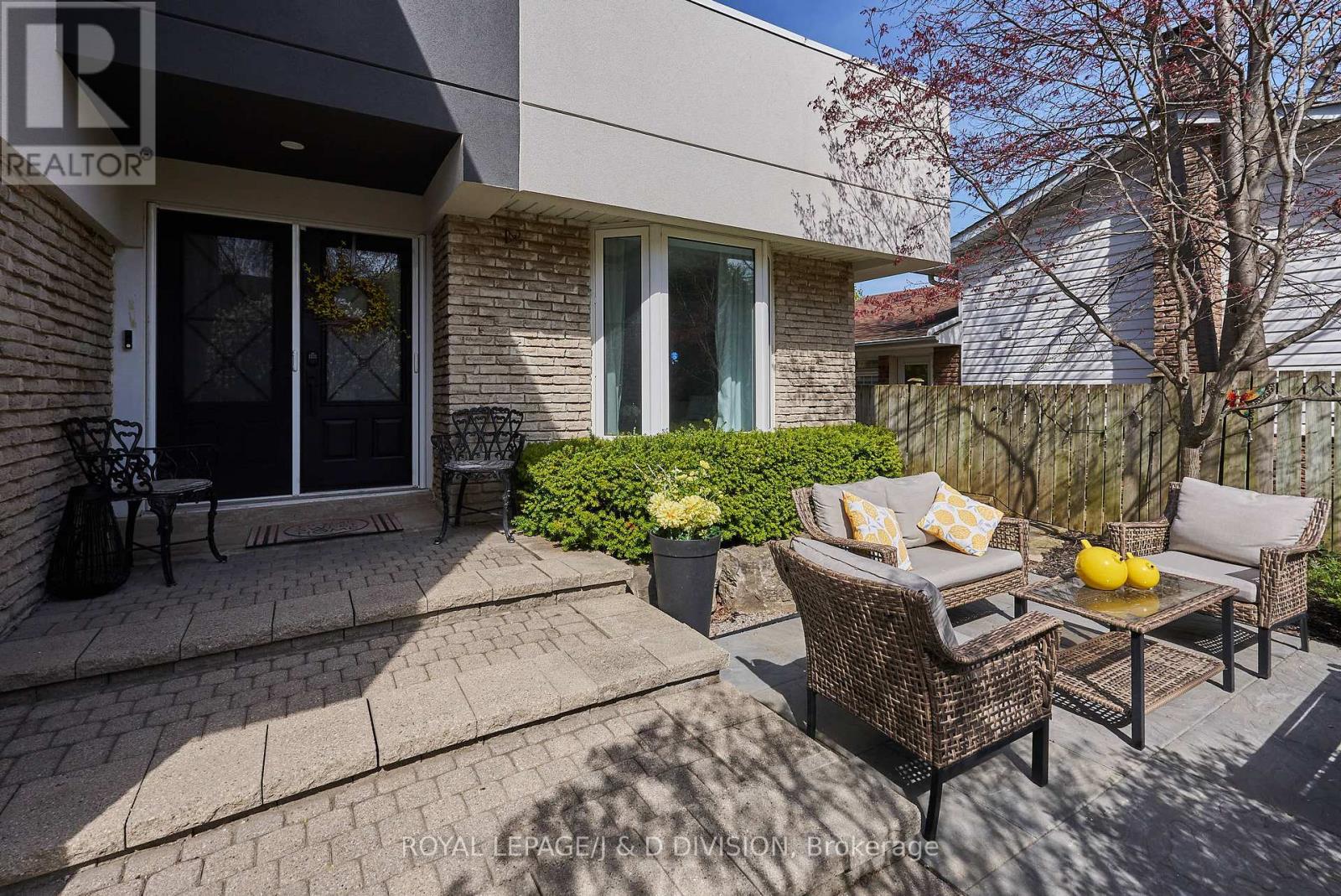 365 Lynn Place, Oakville, Ontario  L6H 2C5 - Photo 7 - W12892130
