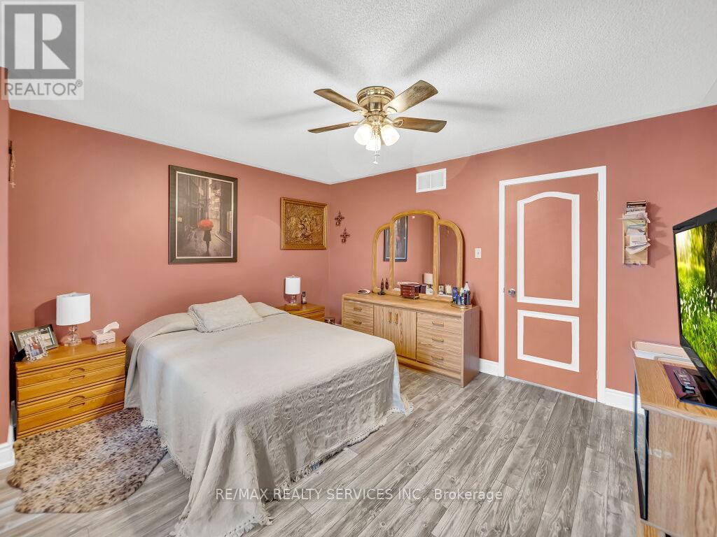 24 Melissa Court, Brampton, Ontario  L6X 4X1 - Photo 18 - W13078812
