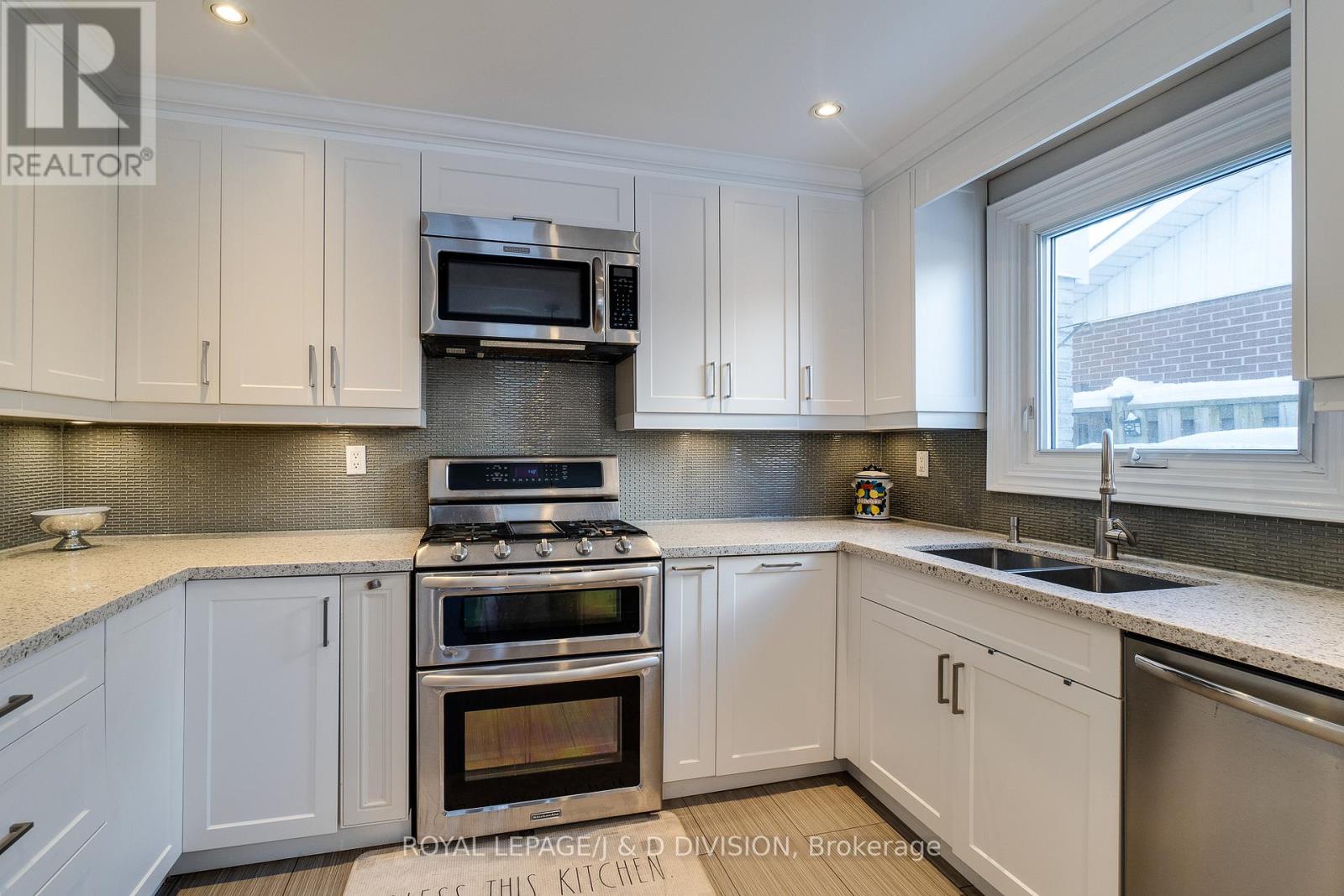365 Lynn Place, Oakville, Ontario  L6H 2C5 - Photo 20 - W12892130
