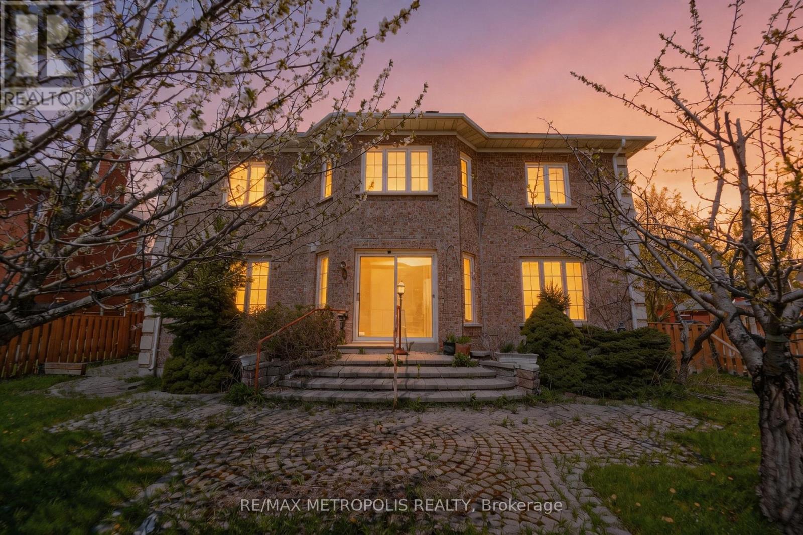 2 Schooner Court, Markham, Ontario  L6C 1R2 - Photo 9 - N13086556
