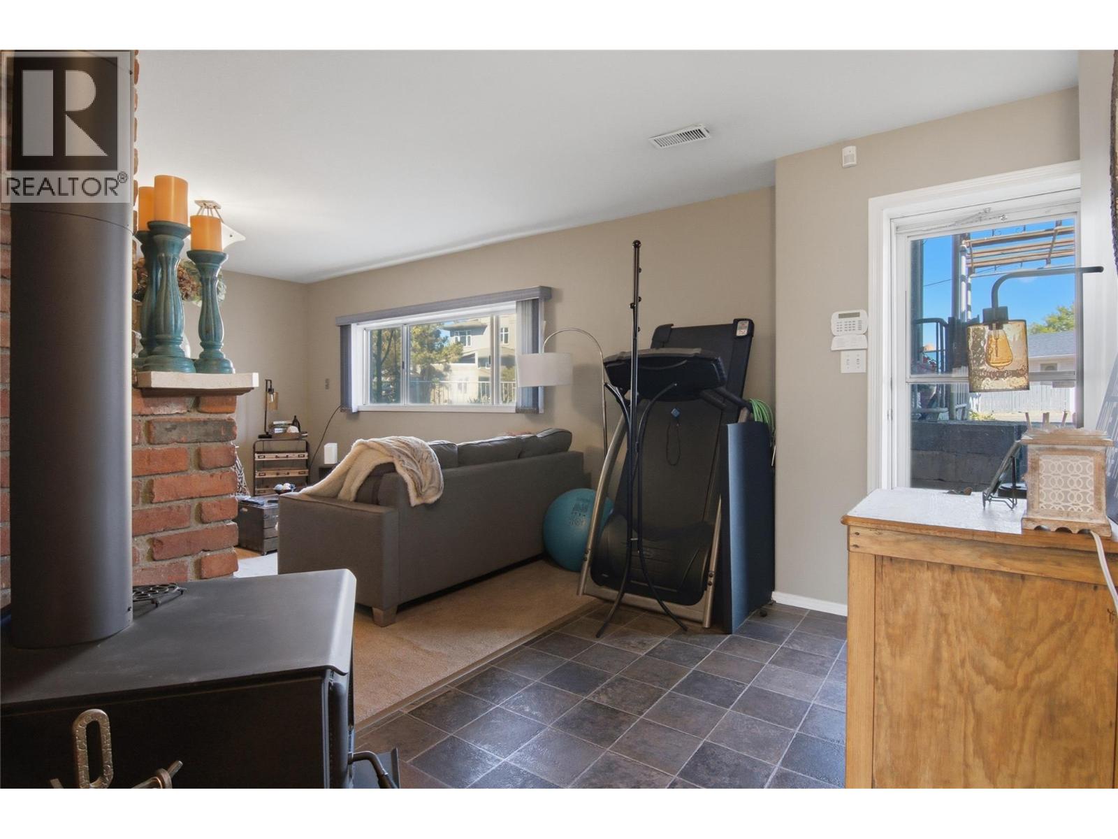 236 Spruce Avenue, Kamloops, British Columbia  V2B 1J1 - Photo 11 - 10386206
