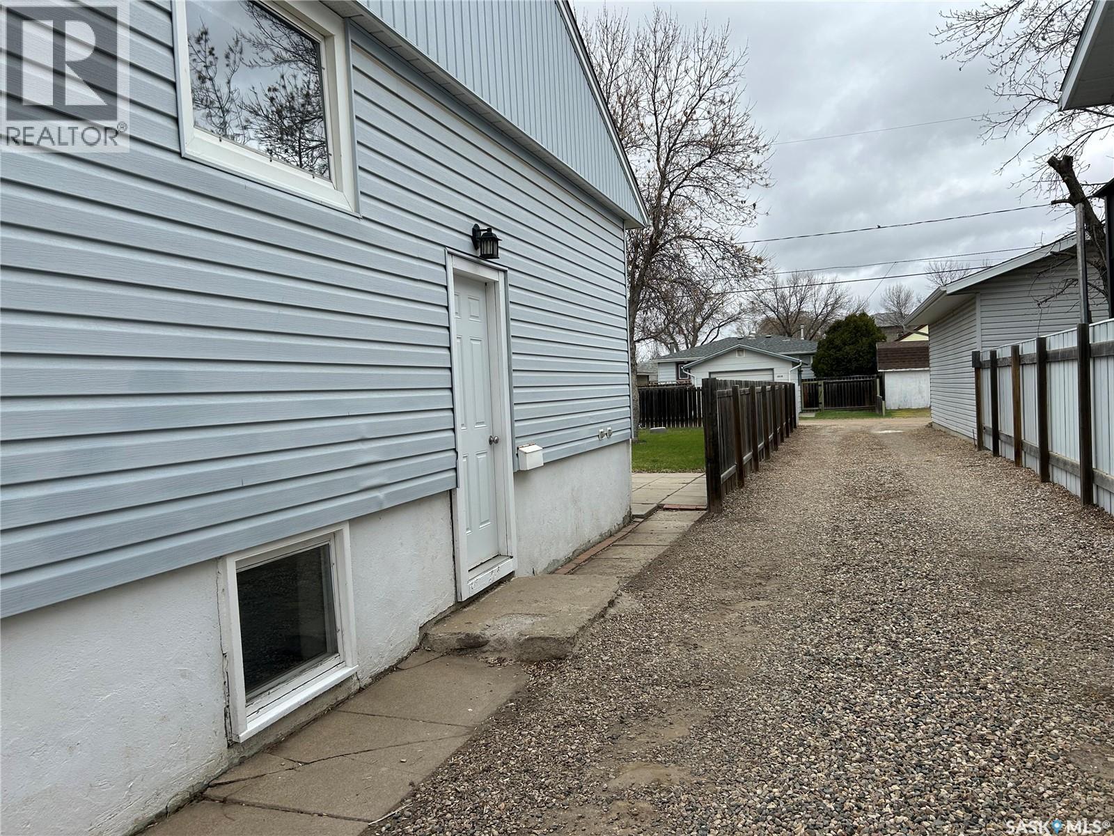 1809 2nd Street, Estevan, Saskatchewan  S4A 0N4 - Photo 39 - SK034965