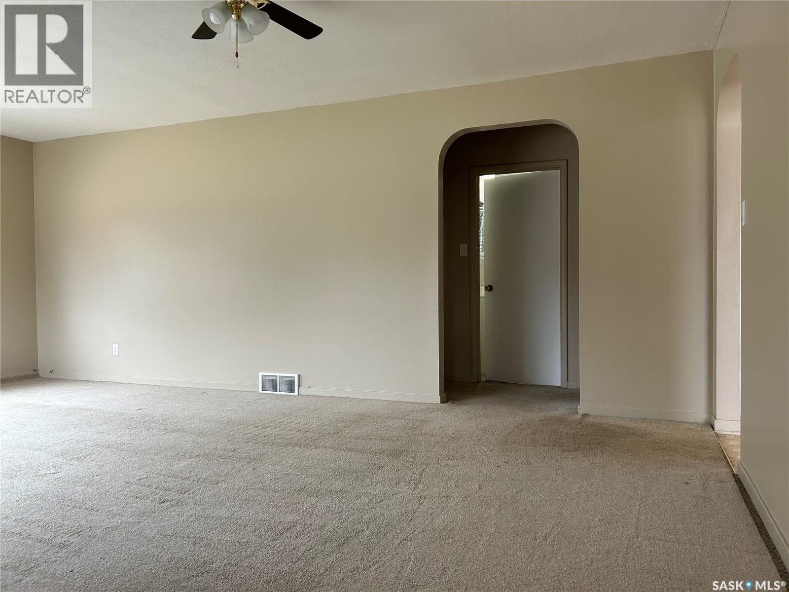 1809 2nd Street, Estevan, Saskatchewan  S4A 0N4 - Photo 4 - SK034965