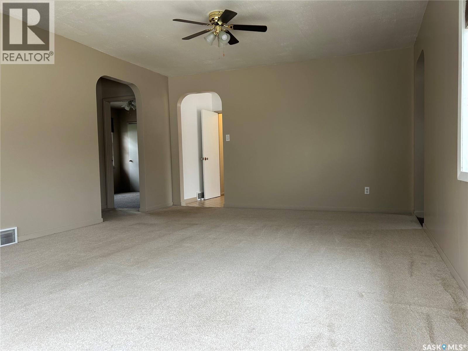 1809 2nd Street, Estevan, Saskatchewan  S4A 0N4 - Photo 5 - SK034965