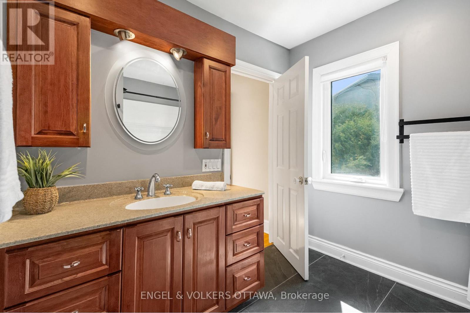 112 Springfield Road, Ottawa, Ontario  K1M 1C6 - Photo 36 - X13086980