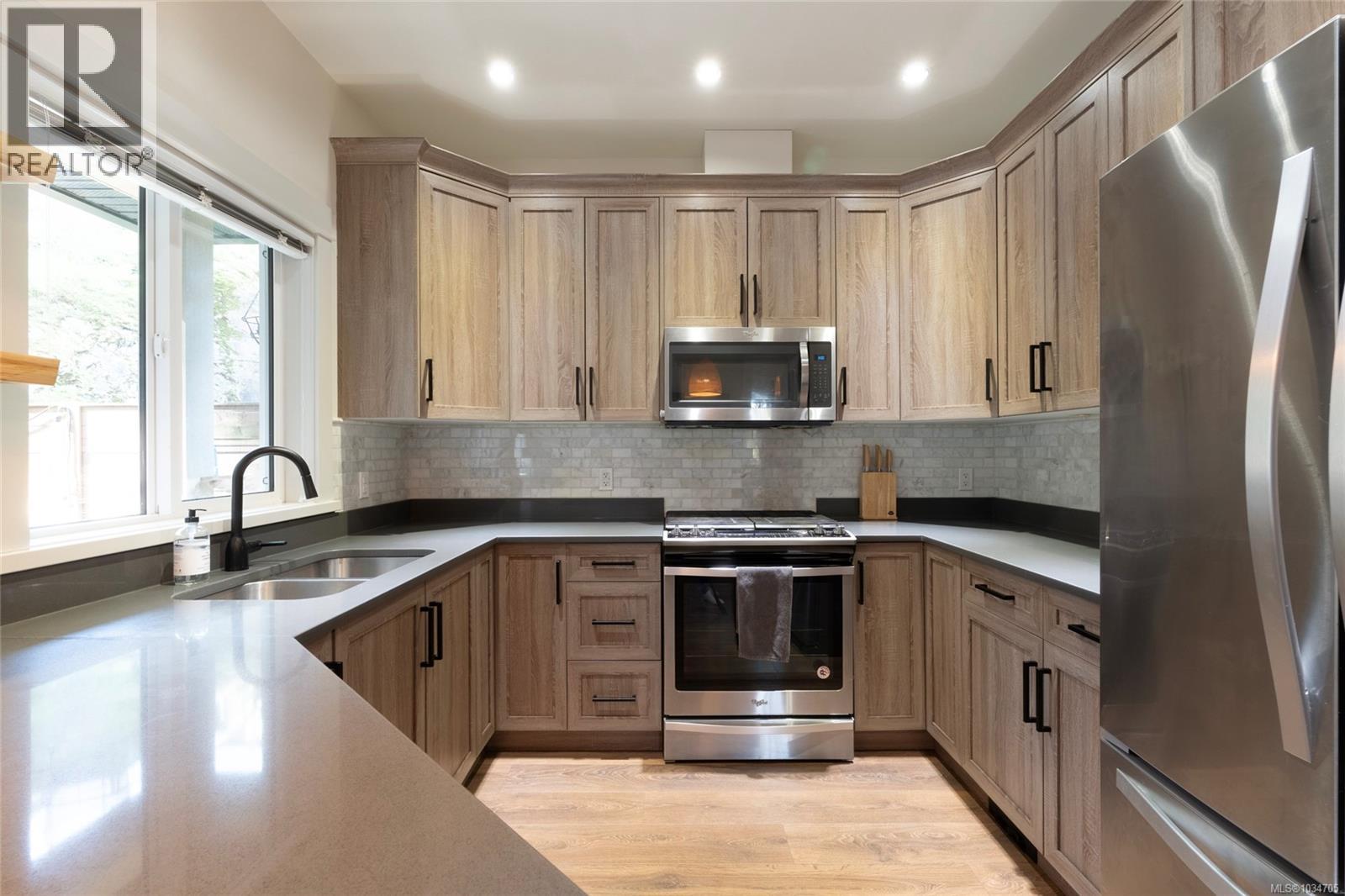 2398 Lund Rd, View Royal, British Columbia  V9B 6V5 - Photo 4 - 1034705