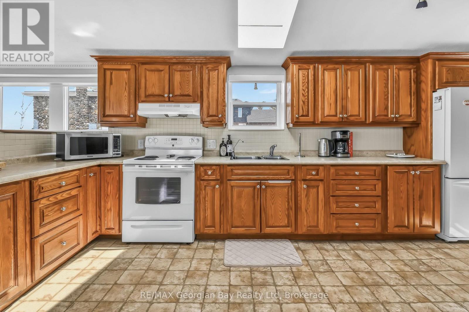 12 Robins Point Road, Tay (Victoria Harbour), Ontario  L0K 2A0 - Photo 9 - S13087020