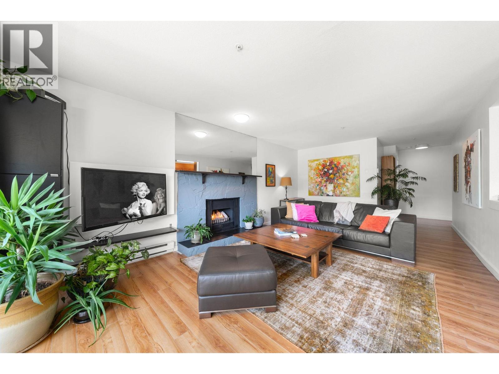 202 1000 Bowron Court, North Vancouver, British Columbia  V7H 2V7 - Photo 2 - R3119780