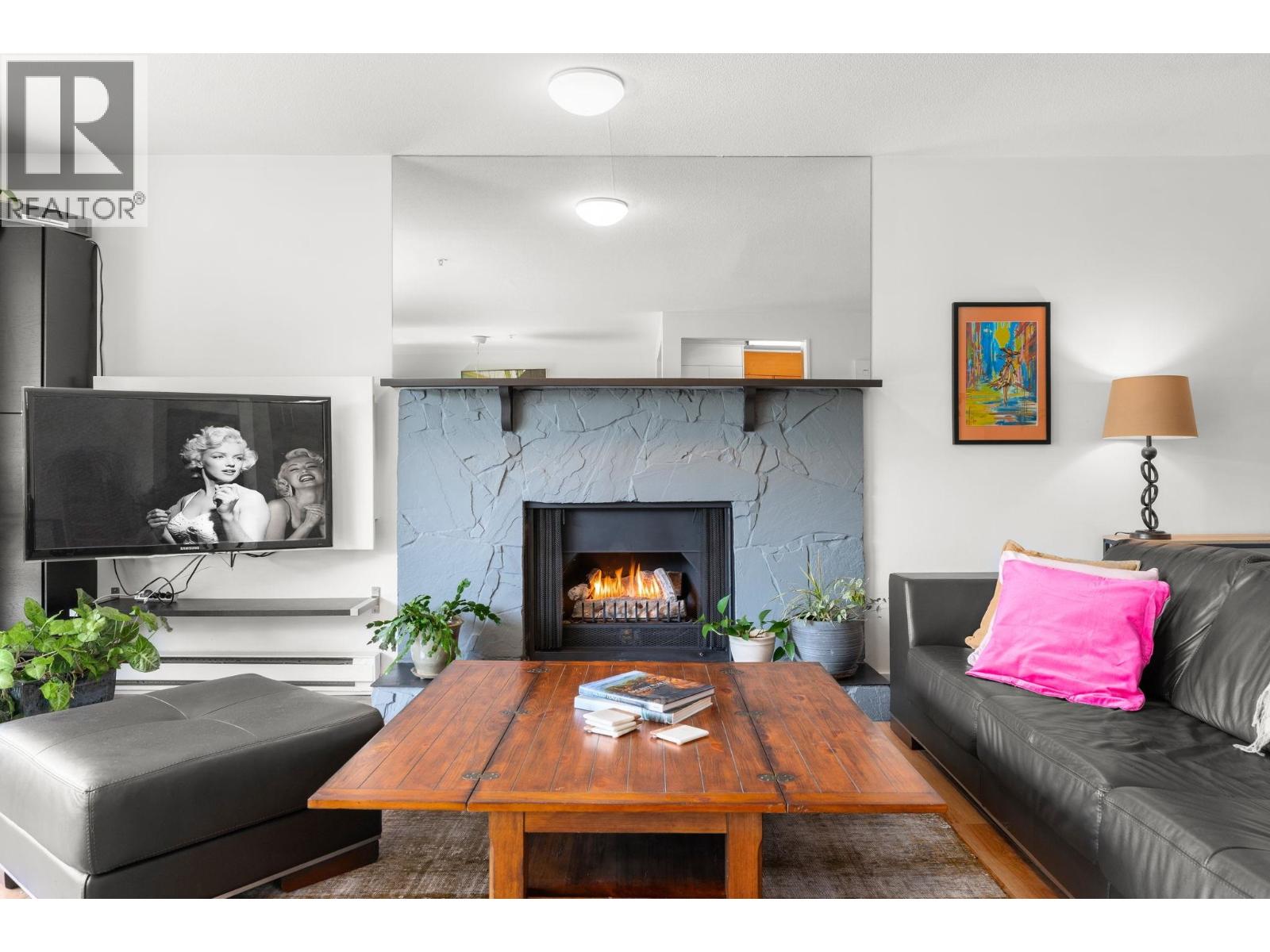 202 1000 Bowron Court, North Vancouver, British Columbia  V7H 2V7 - Photo 5 - R3119780