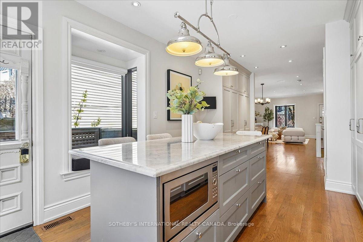 66 Empire Avenue, Toronto, Ontario  M4M 2L4 - Photo 14 - E13086958