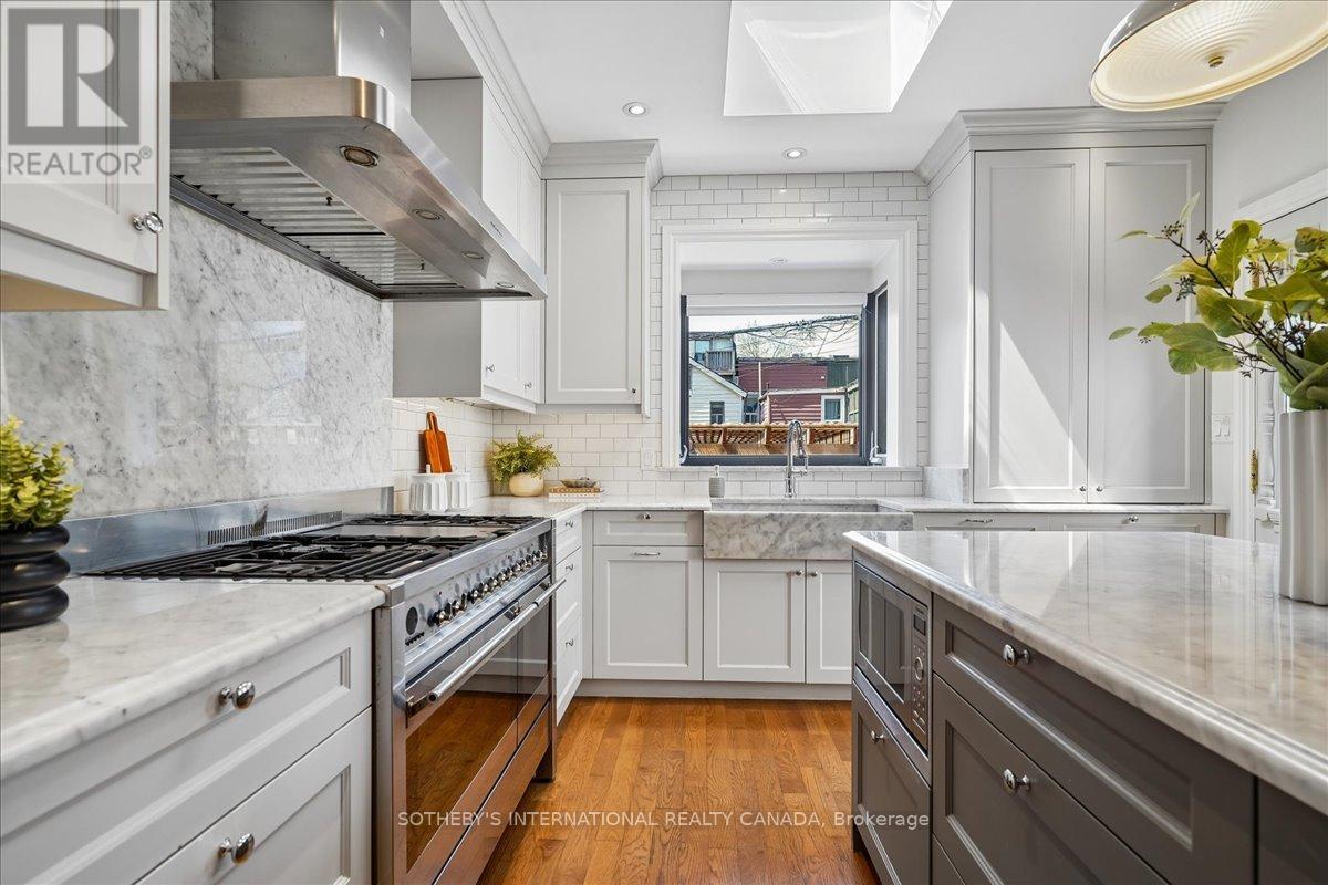 66 Empire Avenue, Toronto, Ontario  M4M 2L4 - Photo 9 - E13086958