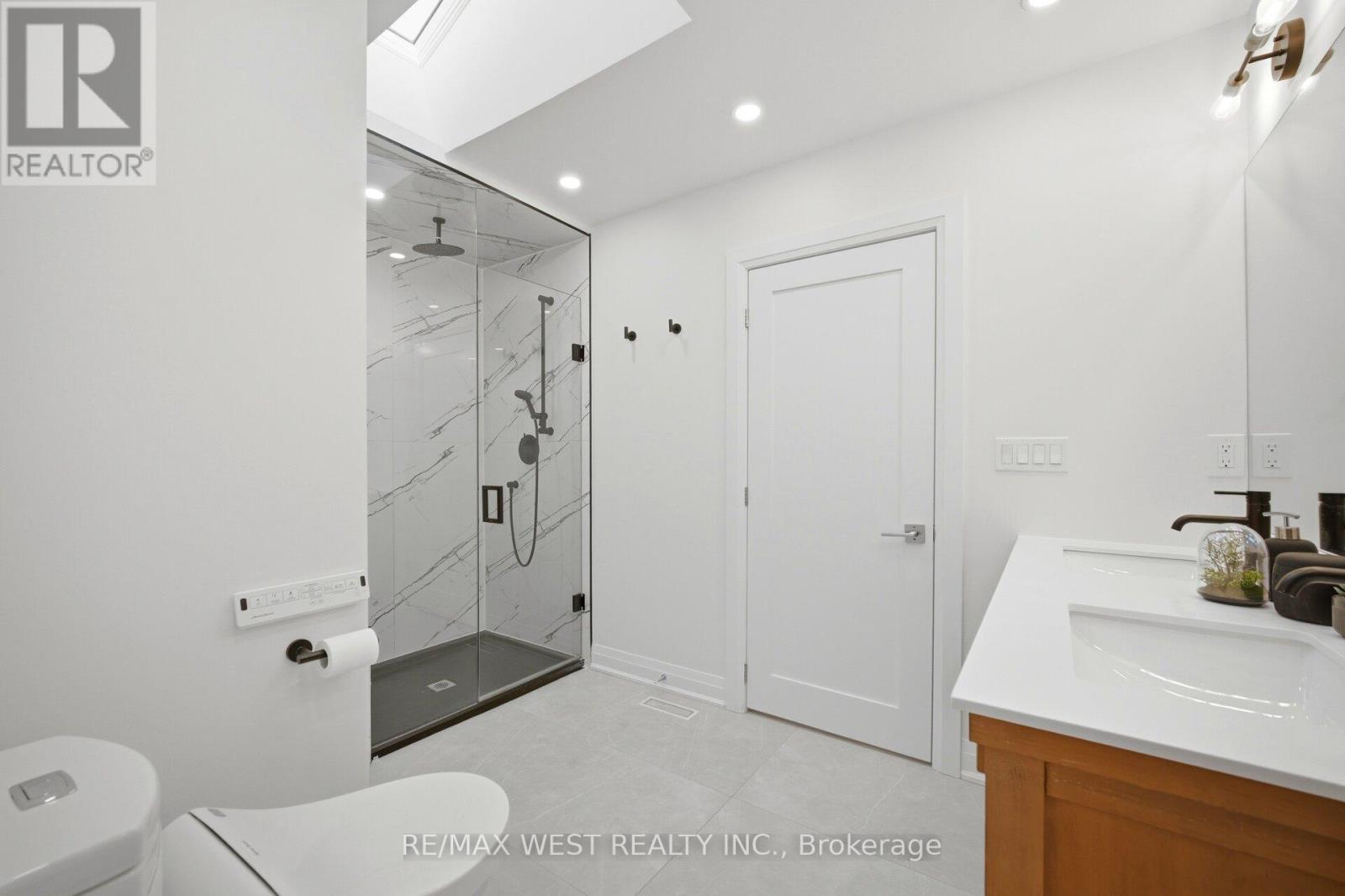 4 Avon Court, Whitby, Ontario  L1N 3H3 - Photo 29 - E13086966